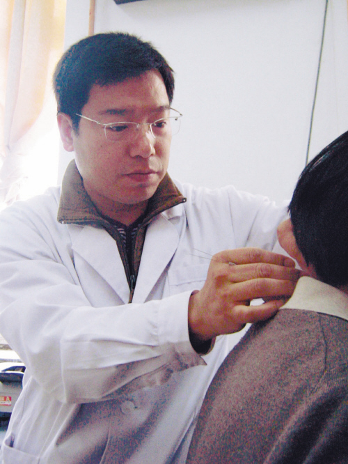 慢性腰肌劳损试试整脊疗法