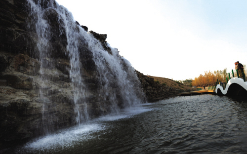 沈阳铁西浑河西峡谷
