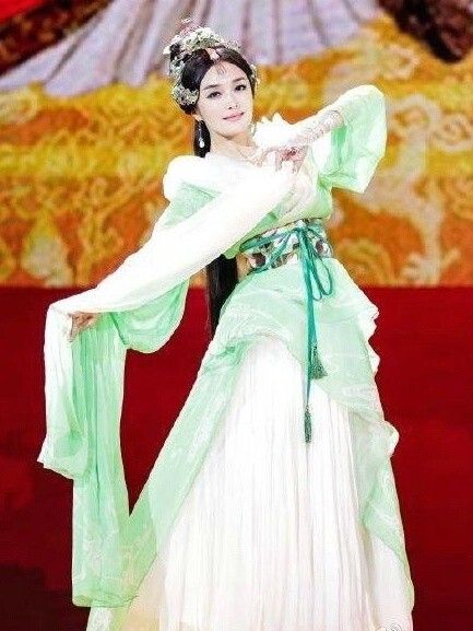 元宵晚会四美争艳:秦岚佟丽娅马苏王丽坤谁最