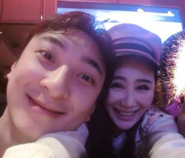 网曝王思聪与新欢沈亚婷亲密合照 王健林称对