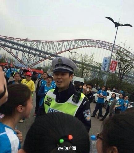 帅交警神似何以琛 盘点<em>最适合</em>中国女人的帅哥