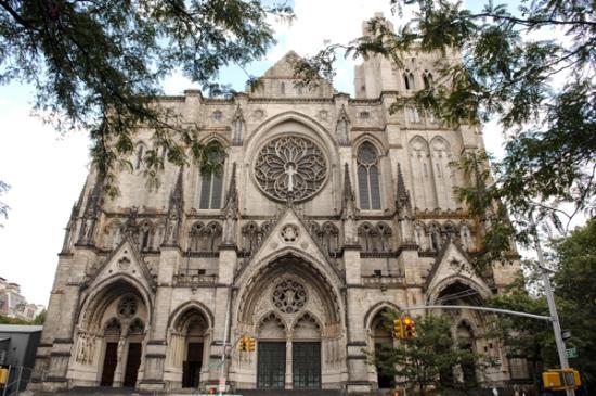 河南中原之门烂尾3年 盘点9大知名烂尾建筑