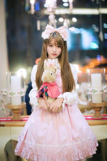 韩国95后女孩颜值逆天:可萝莉可性感 受王思聪