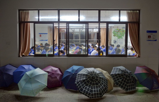 营口失聪女作家散文读给盲人听