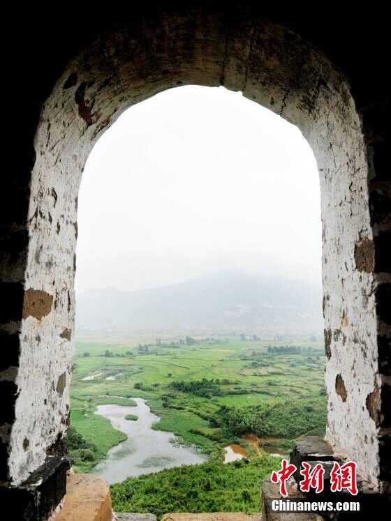 塔坚强剩半边五百年不倒