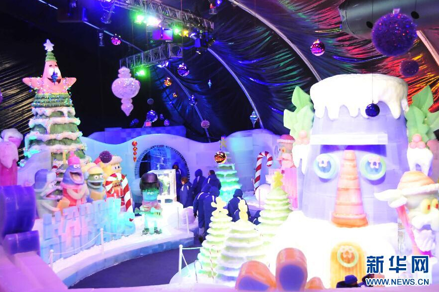 中国冰雕惊艳亮相穆迪花园