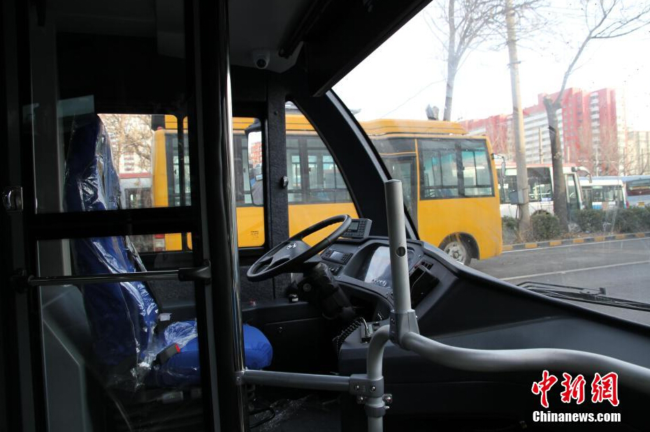 北京18米新型电动公交车