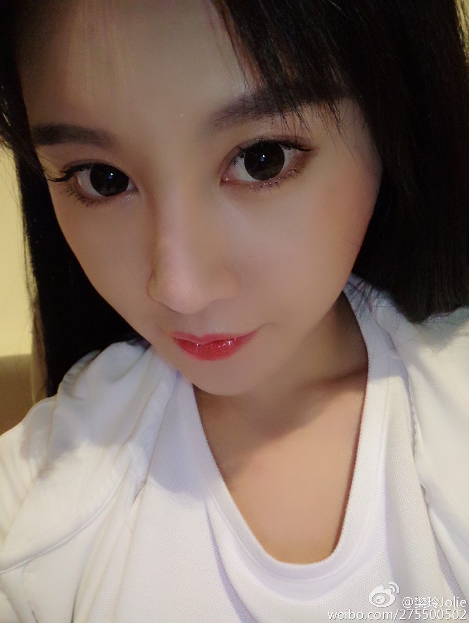 北大校花身材完爆韩国美女教练 <em>中国乳神</em>健身