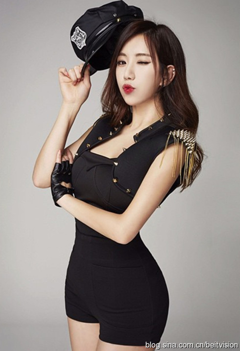 <em>北大</em>校花身材完爆韩国<em>美女</em>教练 中国乳神健身