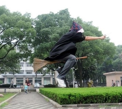 大学毕业照 不疯狂怎么行