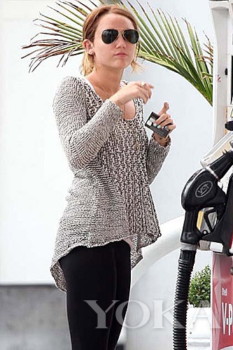 瘦成闪电 学麦莉<em>变身</em>极简<em>辣妹</em>__新华网辽宁频