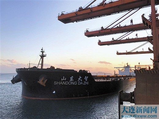 大连港混矿业务量国内首破千万吨