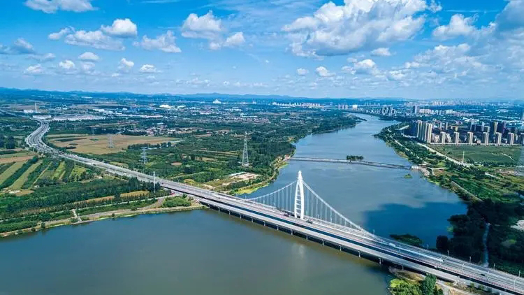 從塔吊數量看沈撫示範區建設速度