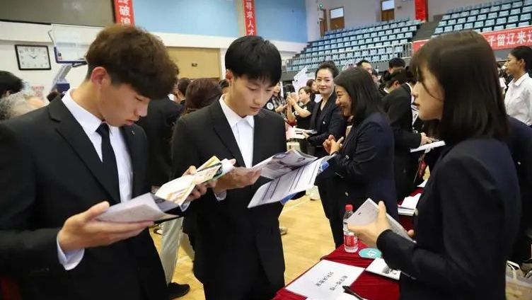 辽宁省高校深入实施大学生社区实践计划