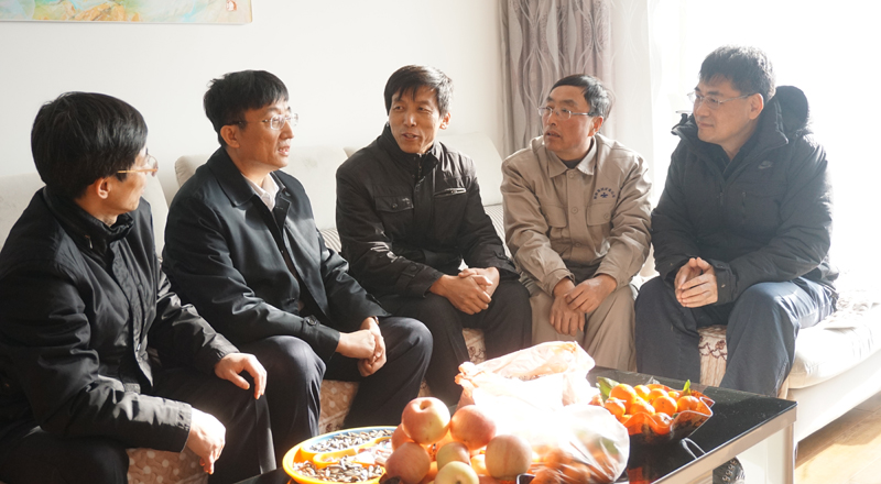 郭明义慰问鞍山公司员工