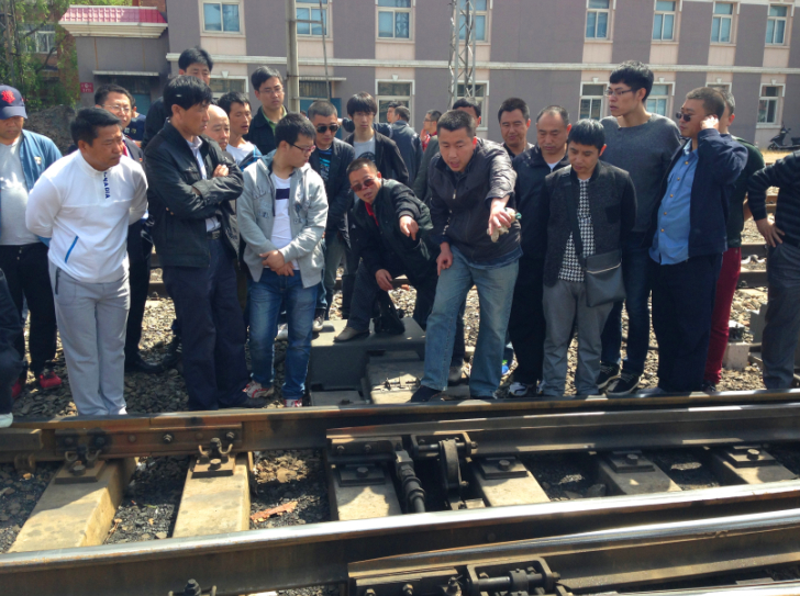 苏家屯站加强职工技术培训