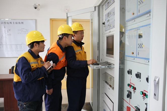 加强高铁巡检 确保供电畅通